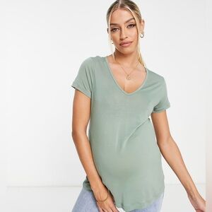 ASOS DESIGN Maternity relaxed v neck T-shirt in green: US 2